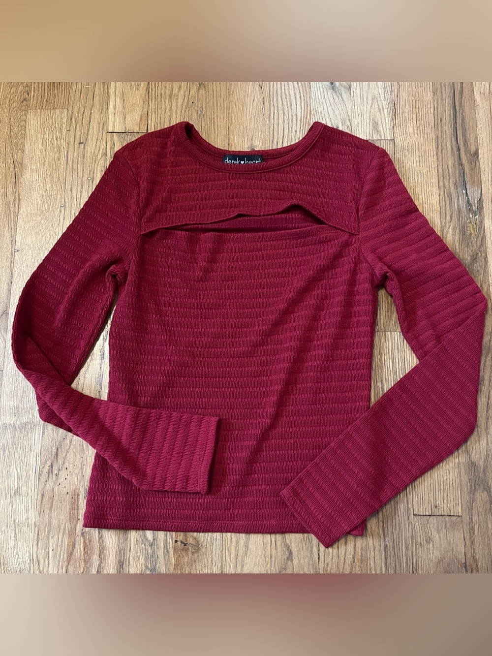 Derek heart Open Chest Medium Pretty Long Sleeve Textured